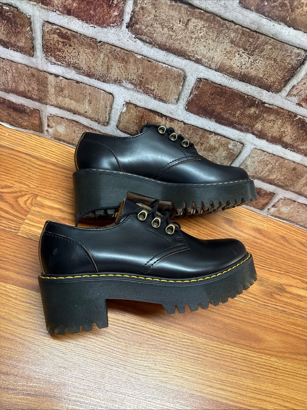 Dr. Martens LEONA LOW Platform Shoes Black Leather Women's Size 8 - Picture 5 of 11